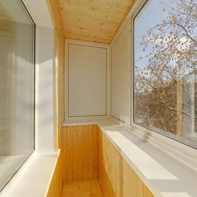 Отделка балконов REHAU фото